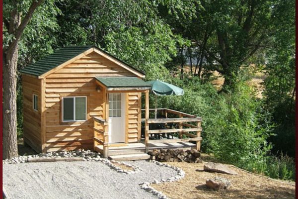 Creekside one-room cabin; sleeps up to 4 at Cedar Creek RV Park (Montrose CO)